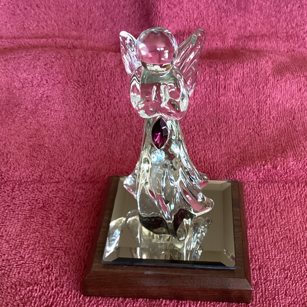 Dacra Glass Angel with Amethyst Crystal on Mirrored Base (February)